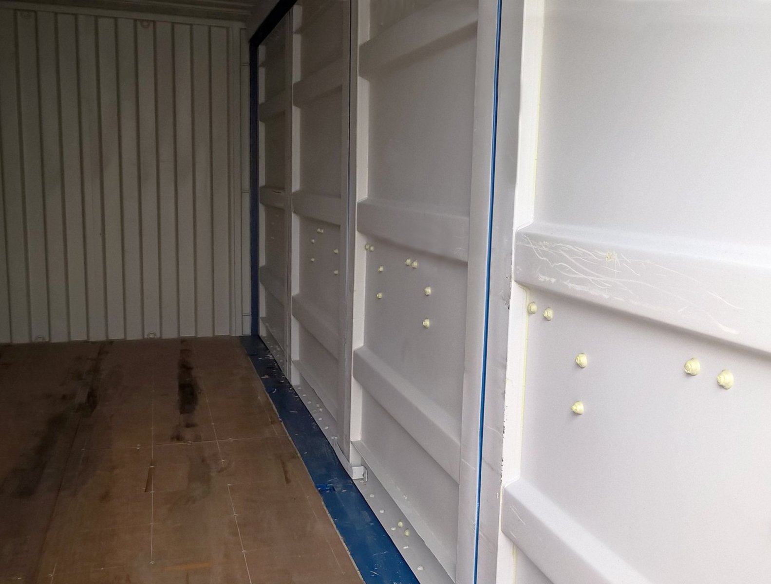 Contenedor 20 pies con apertura lateral