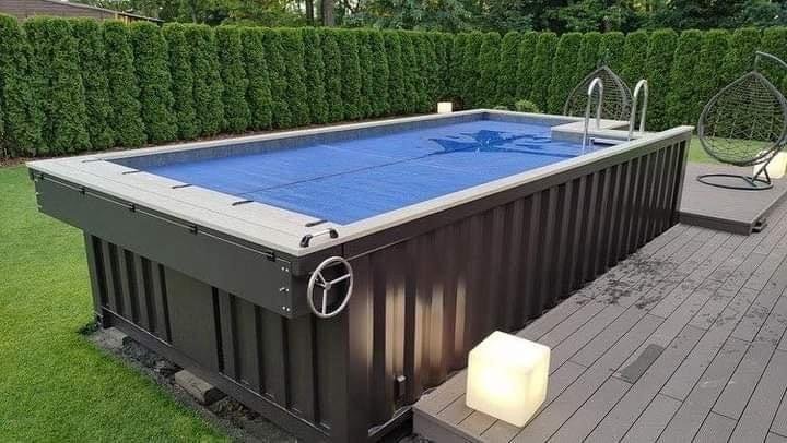 Piscina contenedor de 20 pies con terraza y nevera integrada